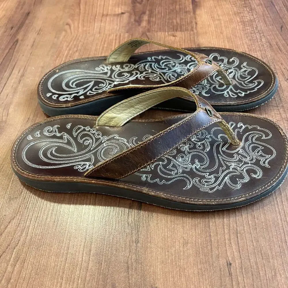 OluKai Paniolo Women's Leather Embroidered Flip Flop Sandals Size 9